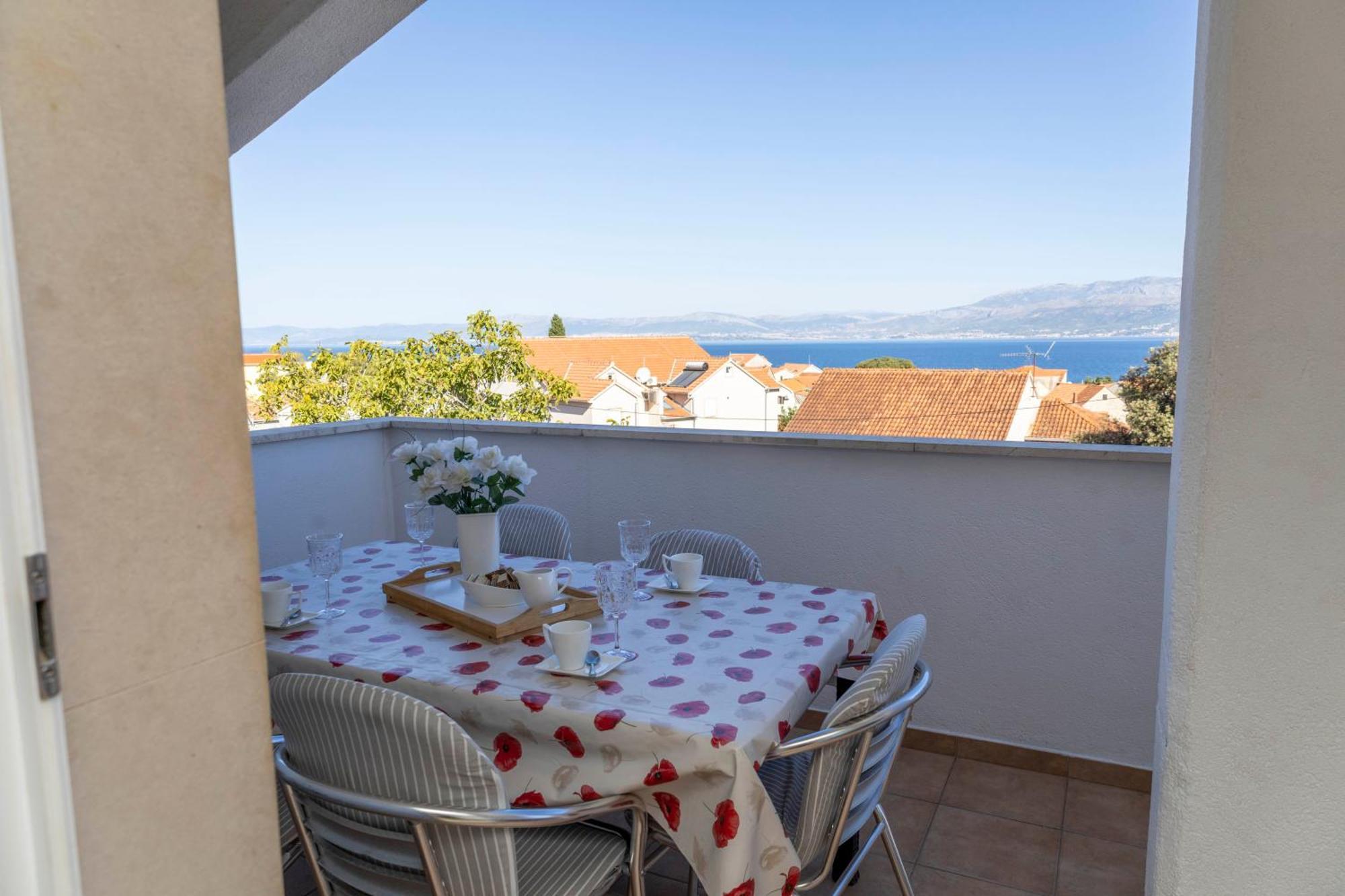 Apartments Jaksic - Zile Supetar Luaran gambar