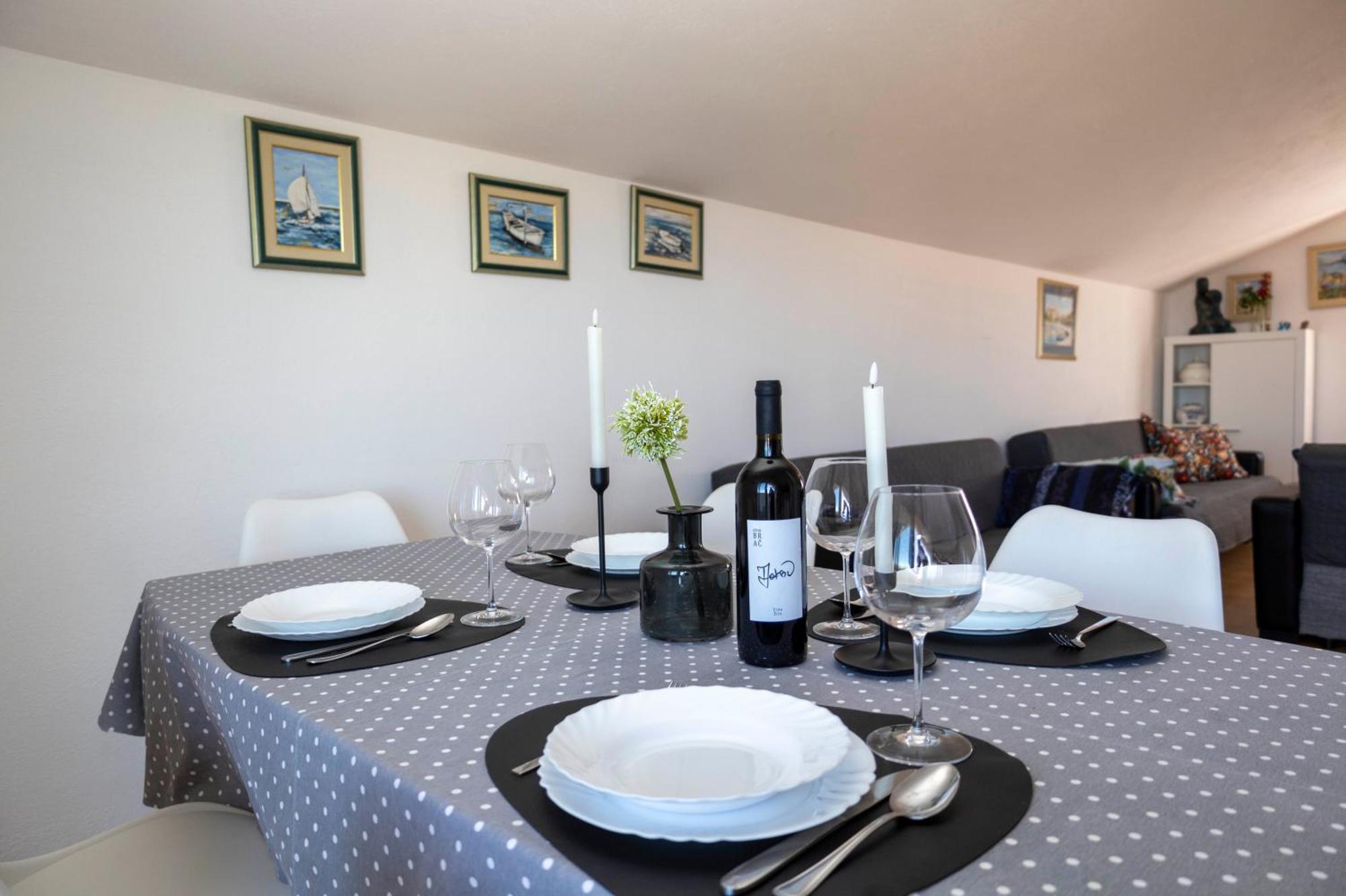 Apartments Jaksic - Zile Supetar Luaran gambar