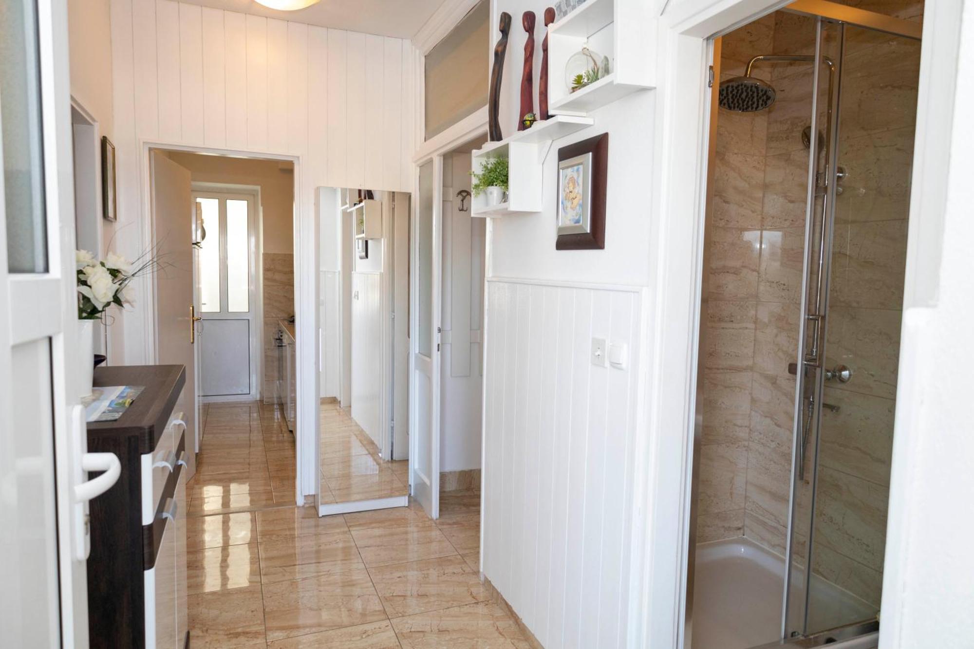 Apartments Jaksic - Zile Supetar Luaran gambar