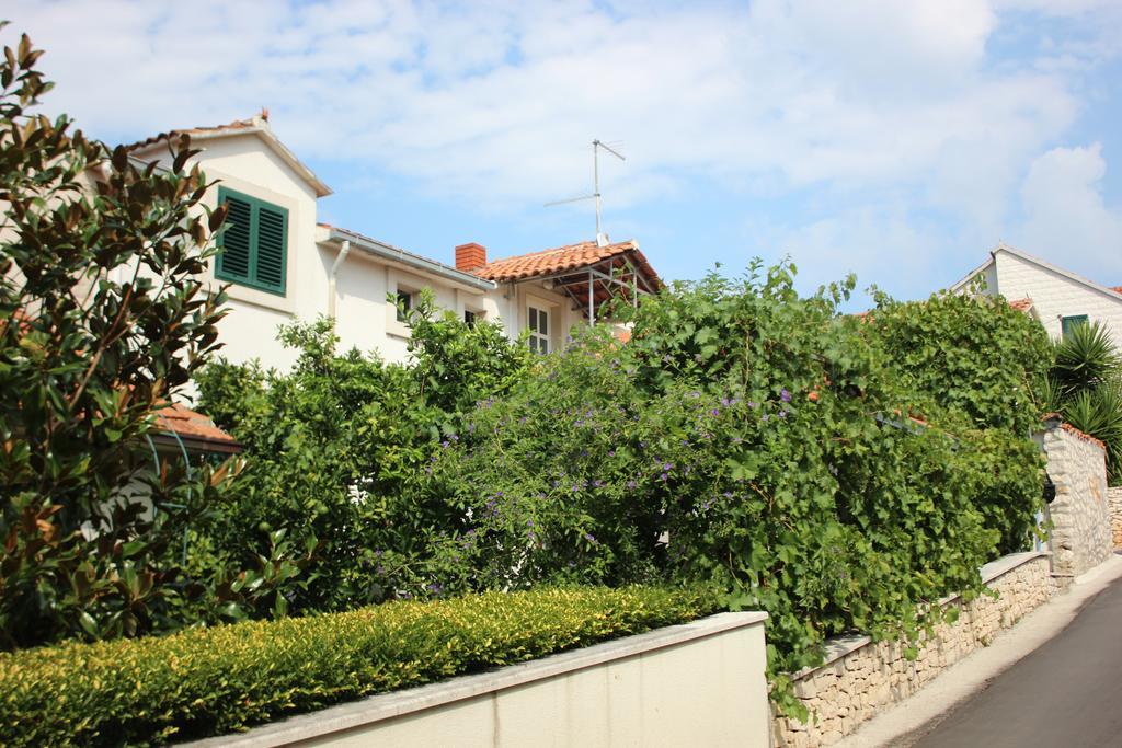 Apartments Jaksic - Zile Supetar Luaran gambar