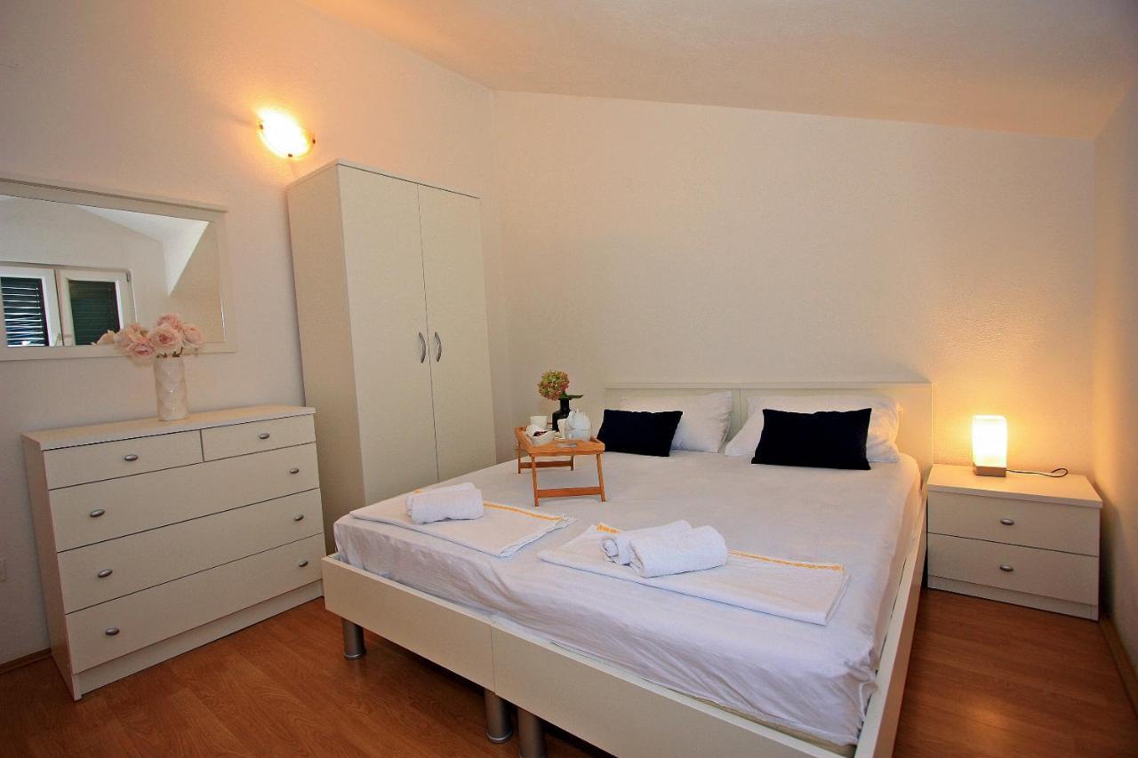 Apartments Jaksic - Zile Supetar Luaran gambar